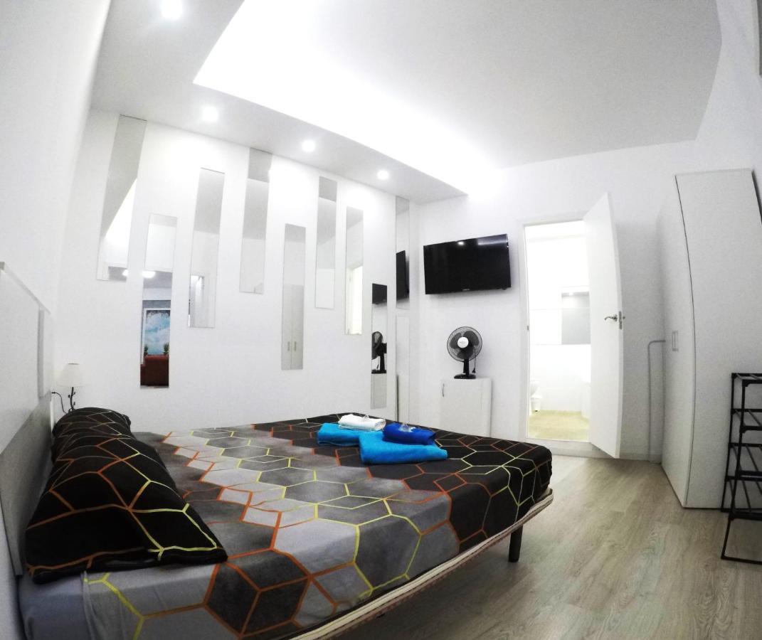 Fantastic 2 Bedrooms, Just 20 Meters From Ocean Playa de las Americas  Eksteriør bilde