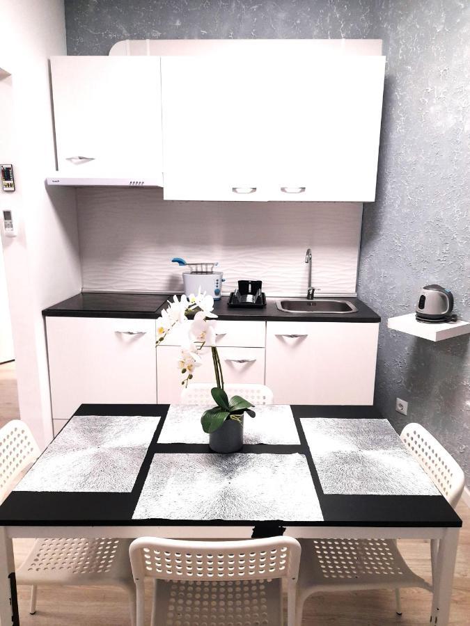 Fantastic 2 Bedrooms, Just 20 Meters From Ocean Playa de las Americas  Eksteriør bilde